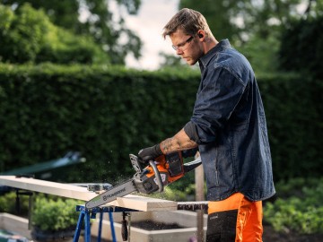 215i chainsaw aktie 0