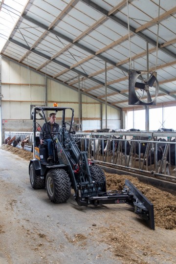 G2300hdfeed manure scraper