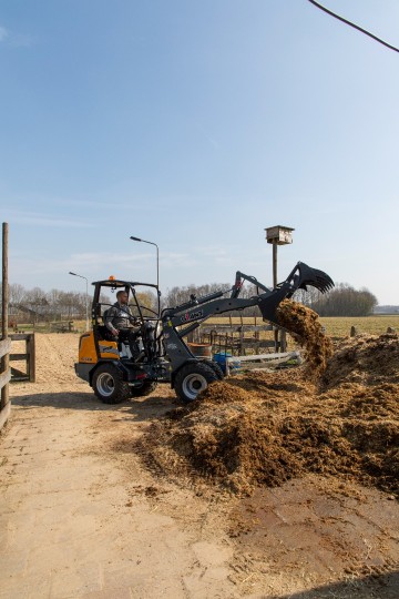 G2300hdpelicanbucket welded teeth