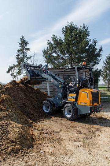 G2300hdpelicanbucket welded teeth1