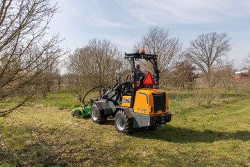 G2300hdx traflail mower2
