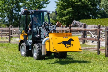 G2700ehorse manure vacuum unit1