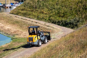 G2700epelican bucket screwable teeth1