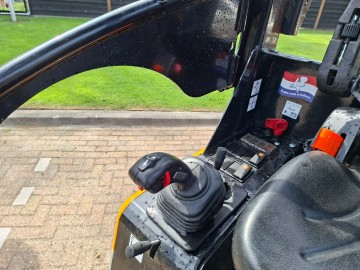 Giant g2500 x tra hd 2026 155u 17