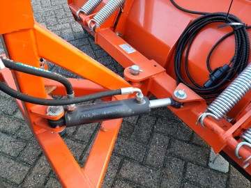 Sneeuwschuif 208m giant aansluiting 9