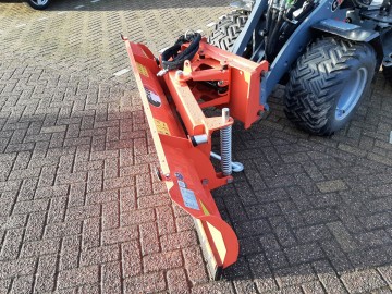 Sneeuwschuif ss 2000 2