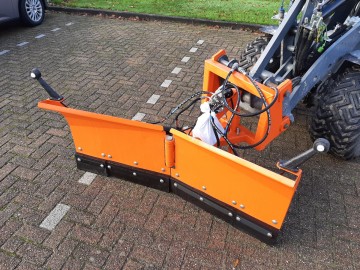 Sneeuwschuif v model giant 152m 2022 1