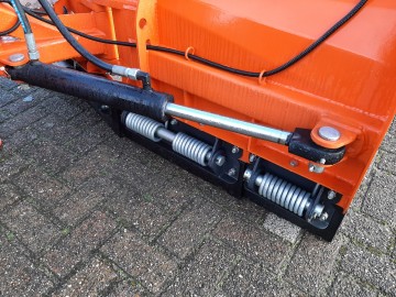 Sneeuwschuif v model giant 152m 2022 7