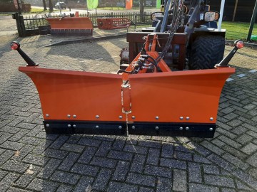 Sneeuwschuif v model giant 152m 5