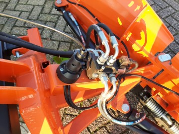 Sneeuwschuif v model giant 152m 9