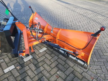 Sneeuwschuif v model giant 182m 4