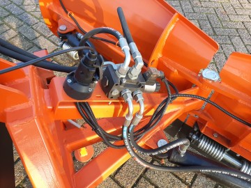 Sneeuwschuif v model giant 182m 5