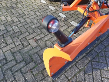 Sneeuwschuif v model giant 182m 8